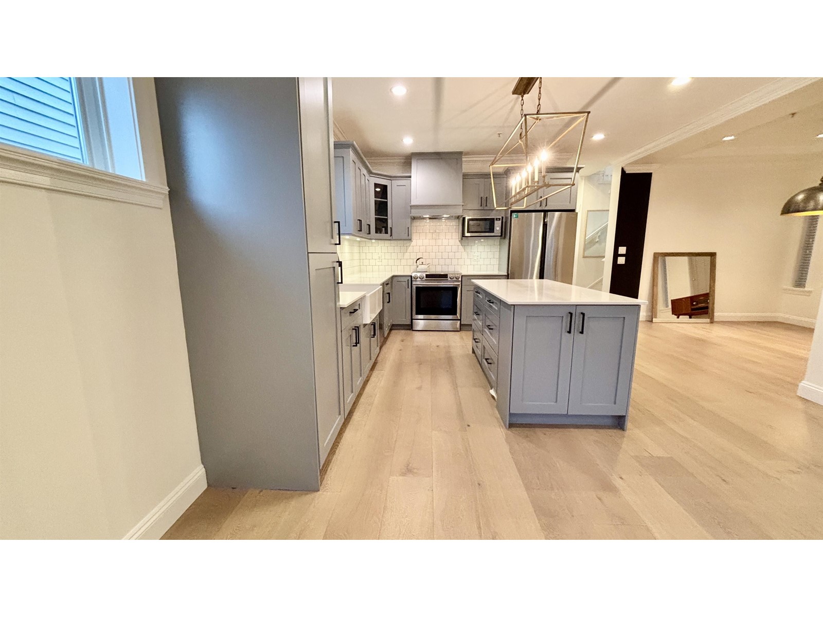 15415 Thrift Avenue, White Rock, British Columbia  V4B 2L8 - Photo 7 - R2981045