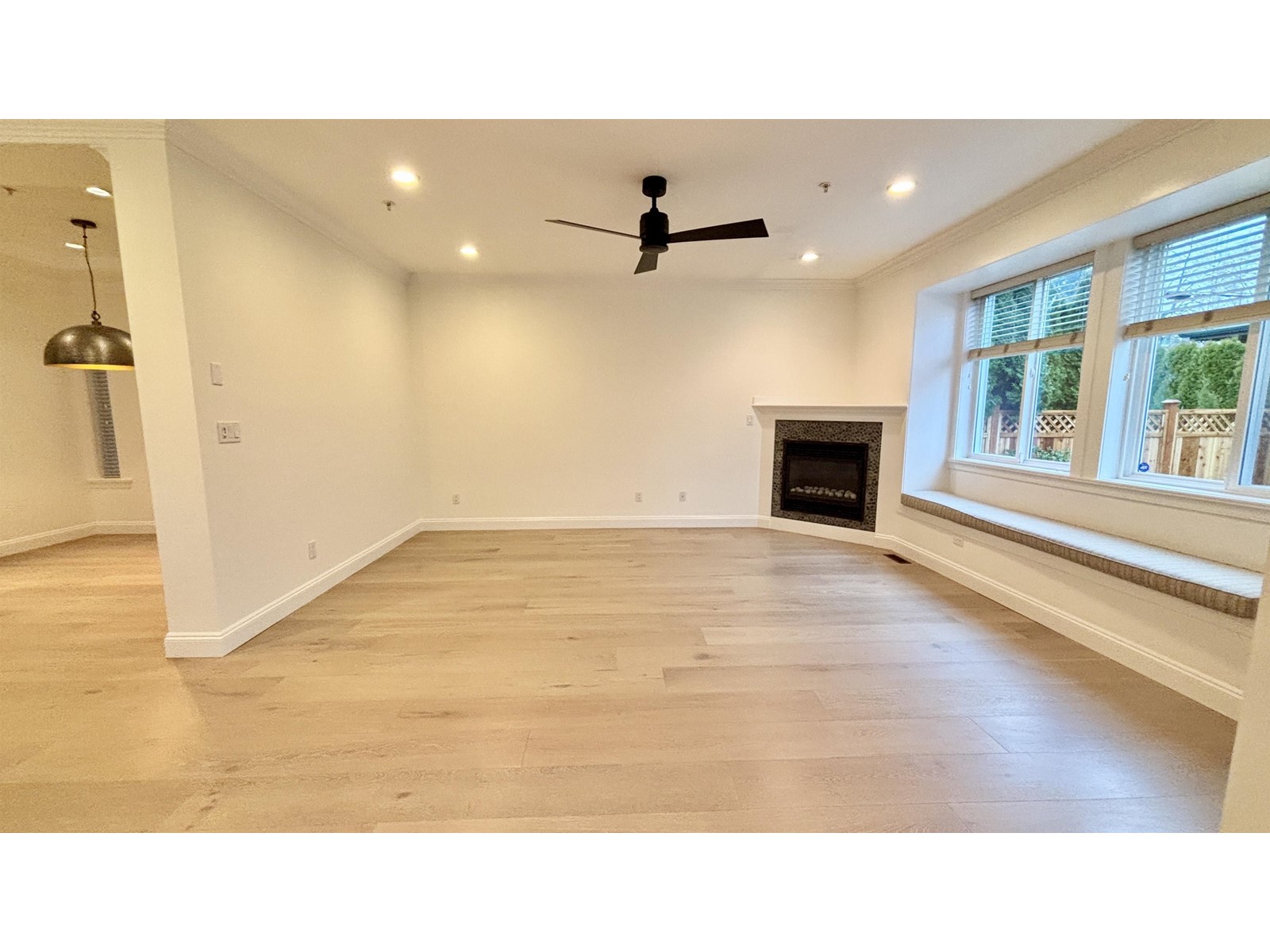 15415 Thrift Avenue, White Rock, British Columbia  V4B 2L8 - Photo 11 - R2981045