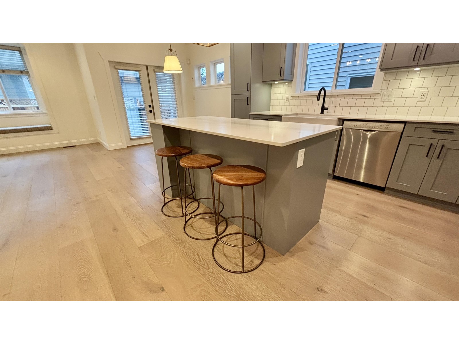 15415 Thrift Avenue, White Rock, British Columbia  V4B 2L8 - Photo 6 - R2981045