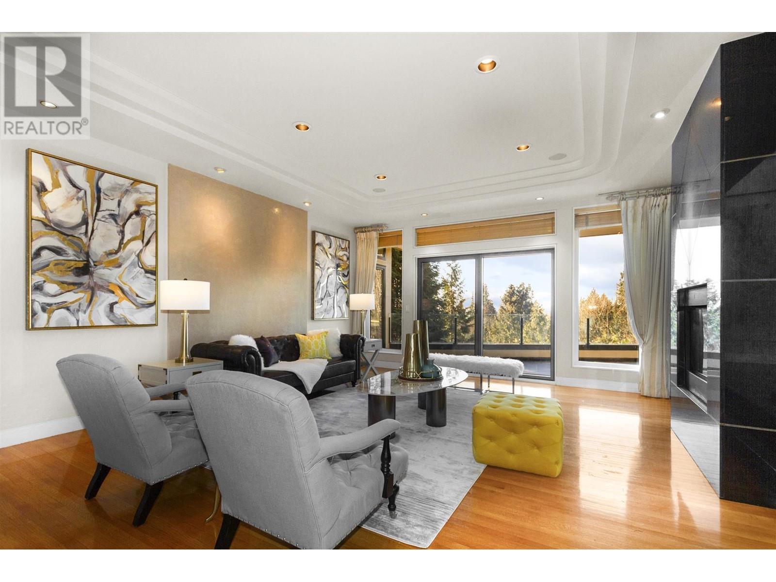 Property at 2780 ROSEBERY AVENUE image 3