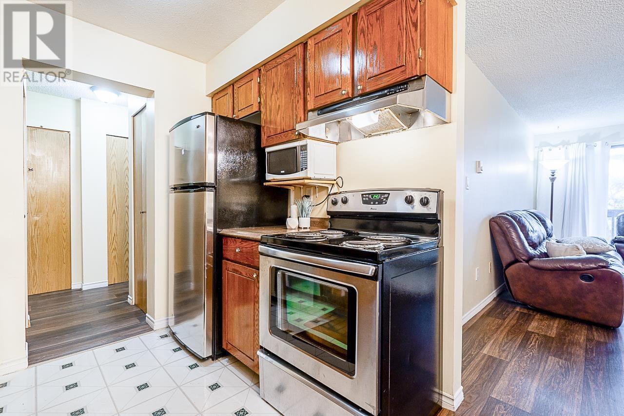 Listing Picture 7 of 16 : 209 6655 LYNAS LANE, Richmond / 烈治文 - 魯藝地產 Yvonne Lu Group - MLS Medallion Club Member