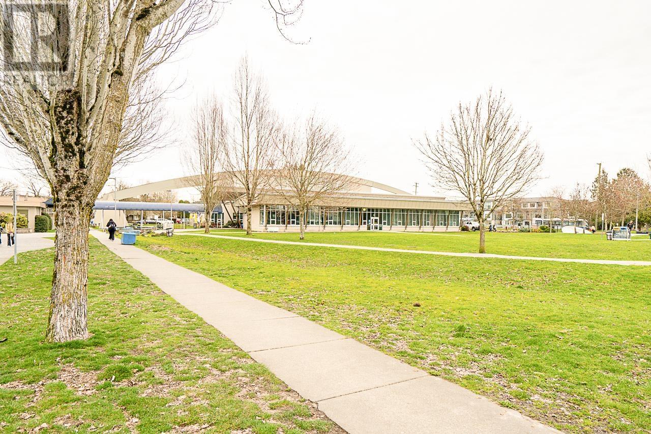 Listing Picture 15 of 16 : 209 6655 LYNAS LANE, Richmond / 烈治文 - 魯藝地產 Yvonne Lu Group - MLS Medallion Club Member