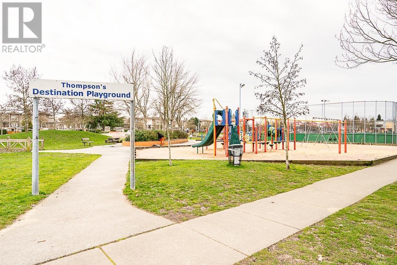 Listing Picture 14 of 16 : 209 6655 LYNAS LANE, Richmond / 烈治文 - 魯藝地產 Yvonne Lu Group - MLS Medallion Club Member