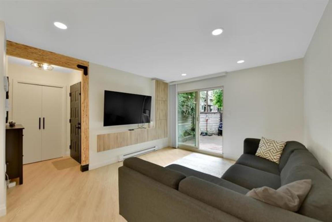 14826 Holly Park Lane, Surrey, British Columbia  V3R 6Y2 - Photo 8 - R2951596