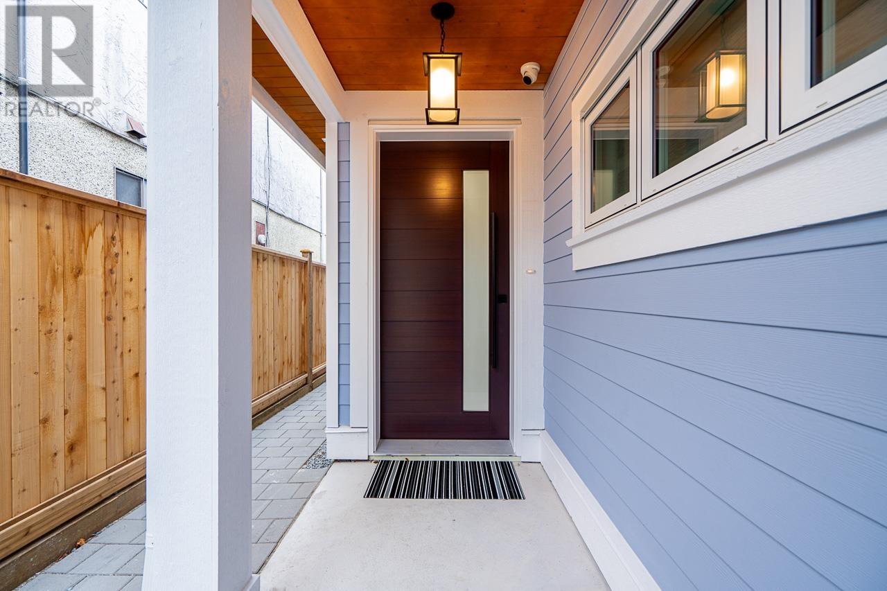 Property at 2 1905 E 36TH AVENUE image 3