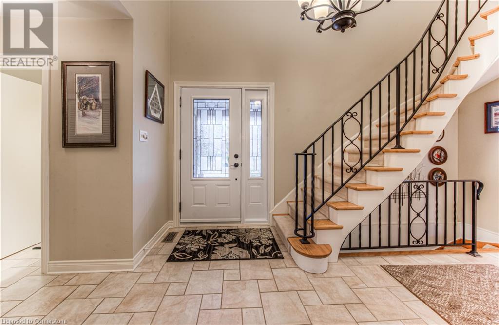 Property at 173 RIPPLEWOOD Crescent image 5