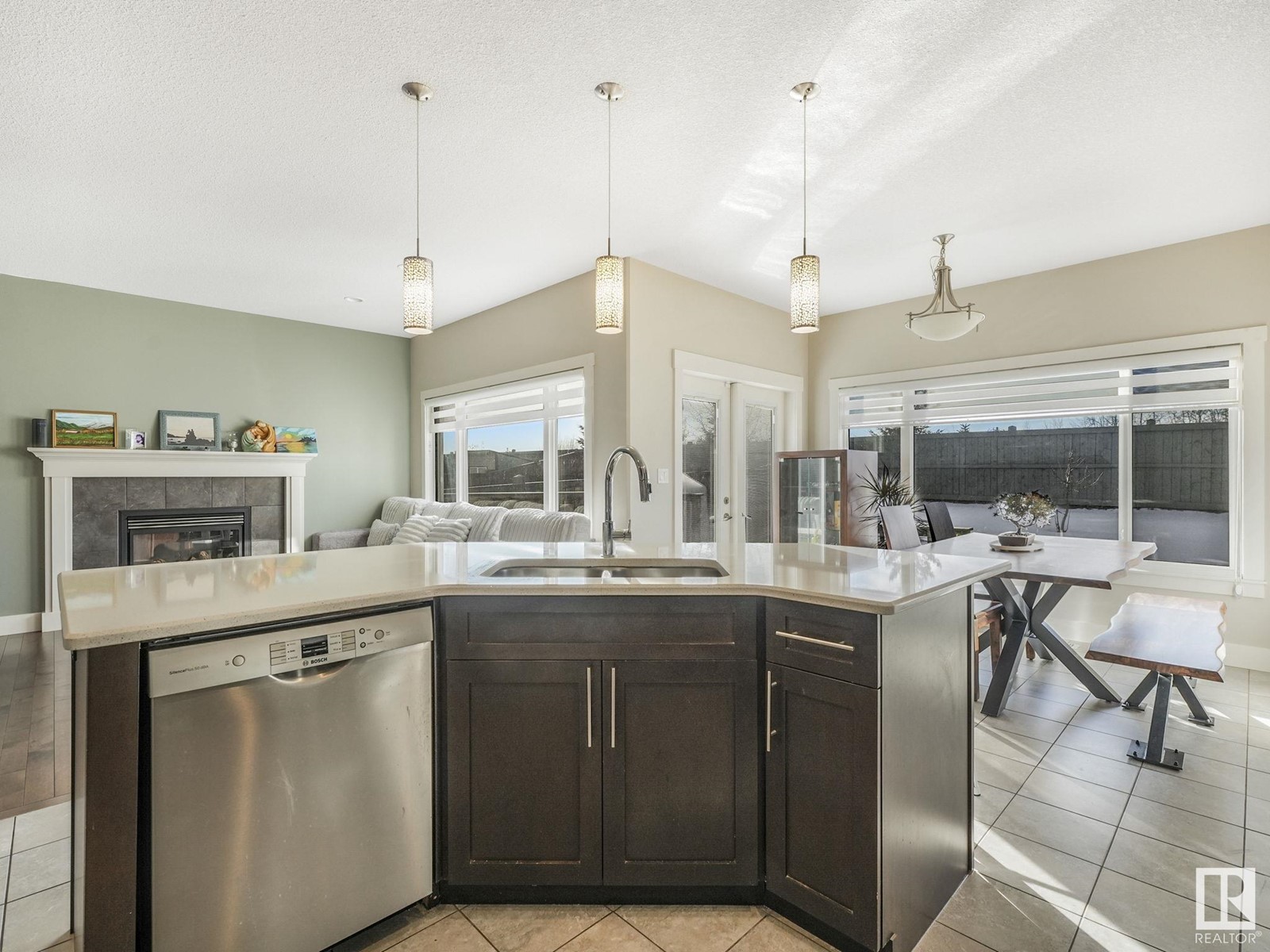 Property at 21915 80 AV NW image 3