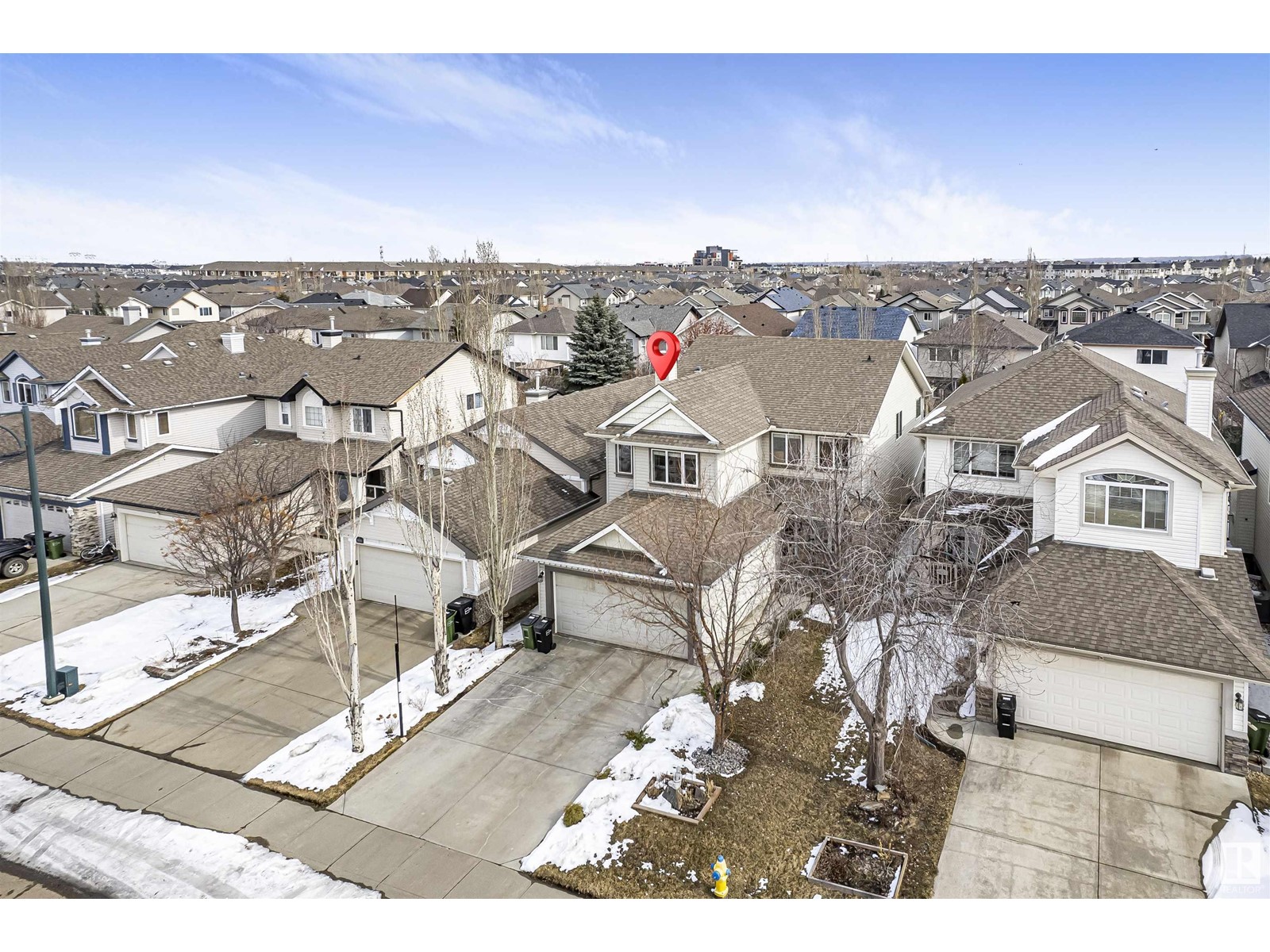 Property at 1629 Robertson Close SW image 2