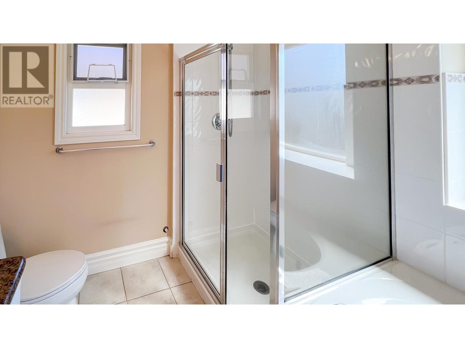 Listing Picture 23 of 39 : 260 W 63RD AVENUE, Vancouver / 溫哥華 - 魯藝地產 Yvonne Lu Group - MLS Medallion Club Member