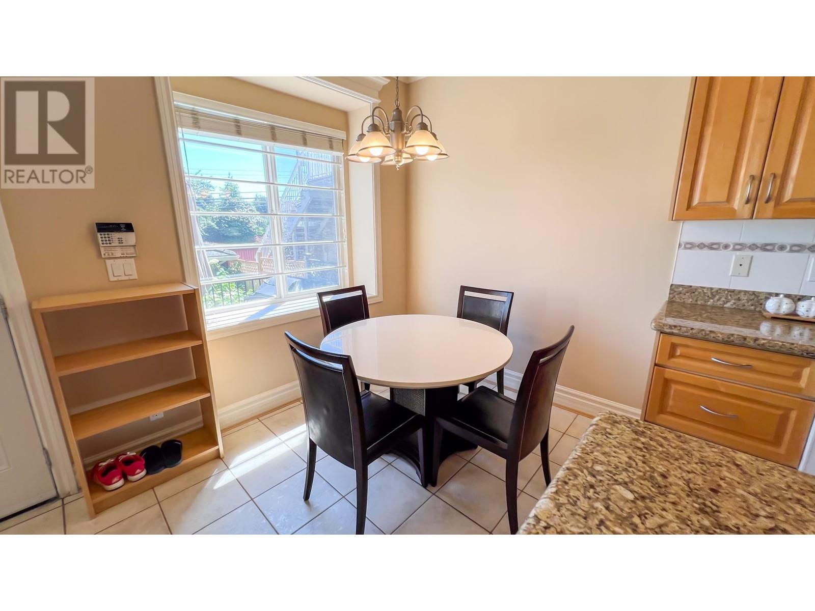 Listing Picture 14 of 39 : 260 W 63RD AVENUE, Vancouver / 溫哥華 - 魯藝地產 Yvonne Lu Group - MLS Medallion Club Member