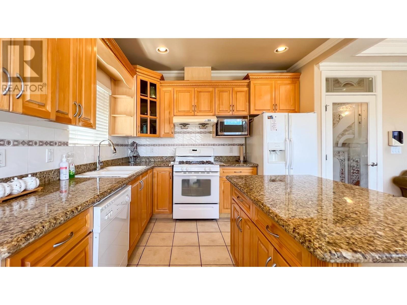 Listing Picture 12 of 39 : 260 W 63RD AVENUE, Vancouver / 溫哥華 - 魯藝地產 Yvonne Lu Group - MLS Medallion Club Member