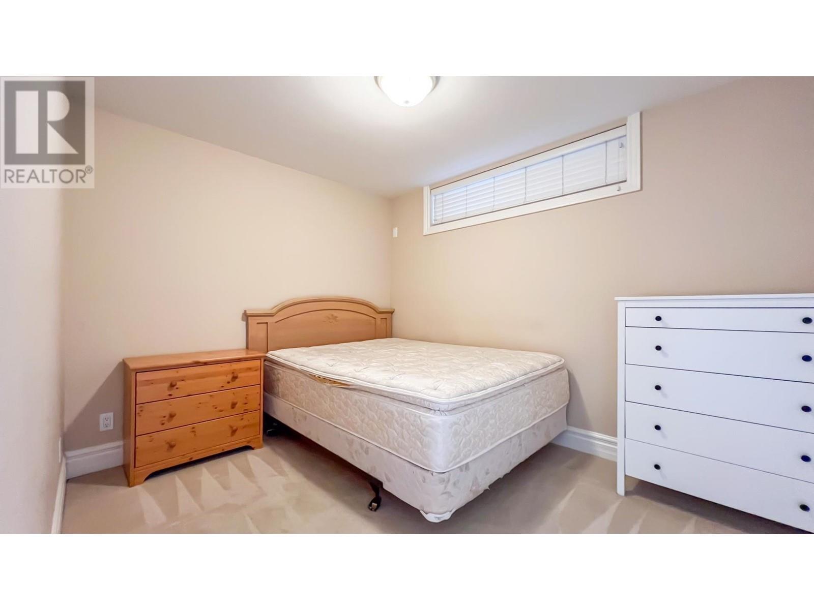 Listing Picture 31 of 39 : 260 W 63RD AVENUE, Vancouver / 溫哥華 - 魯藝地產 Yvonne Lu Group - MLS Medallion Club Member