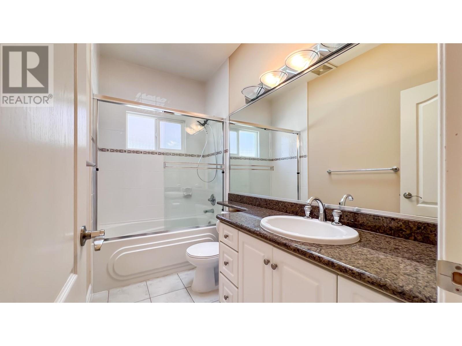 Listing Picture 28 of 39 : 260 W 63RD AVENUE, Vancouver / 溫哥華 - 魯藝地產 Yvonne Lu Group - MLS Medallion Club Member