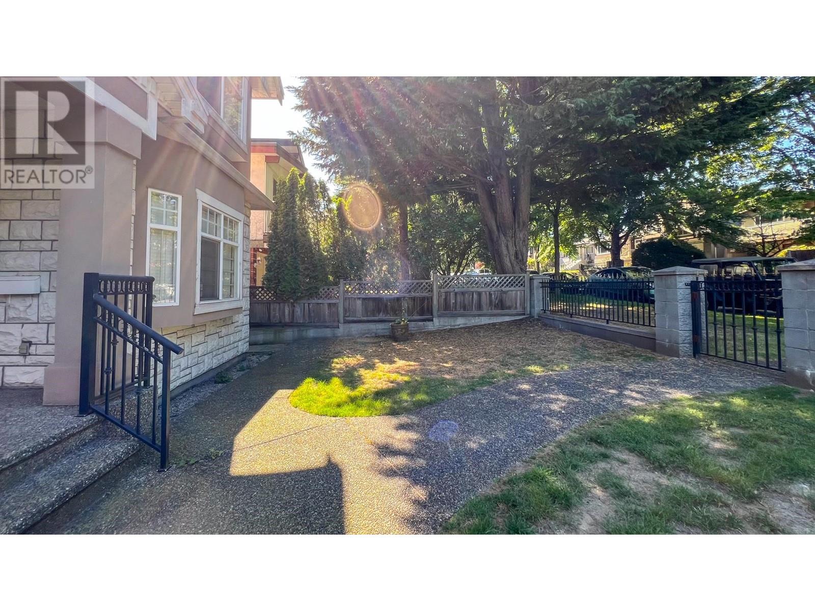 Listing Picture 39 of 39 : 260 W 63RD AVENUE, Vancouver / 溫哥華 - 魯藝地產 Yvonne Lu Group - MLS Medallion Club Member