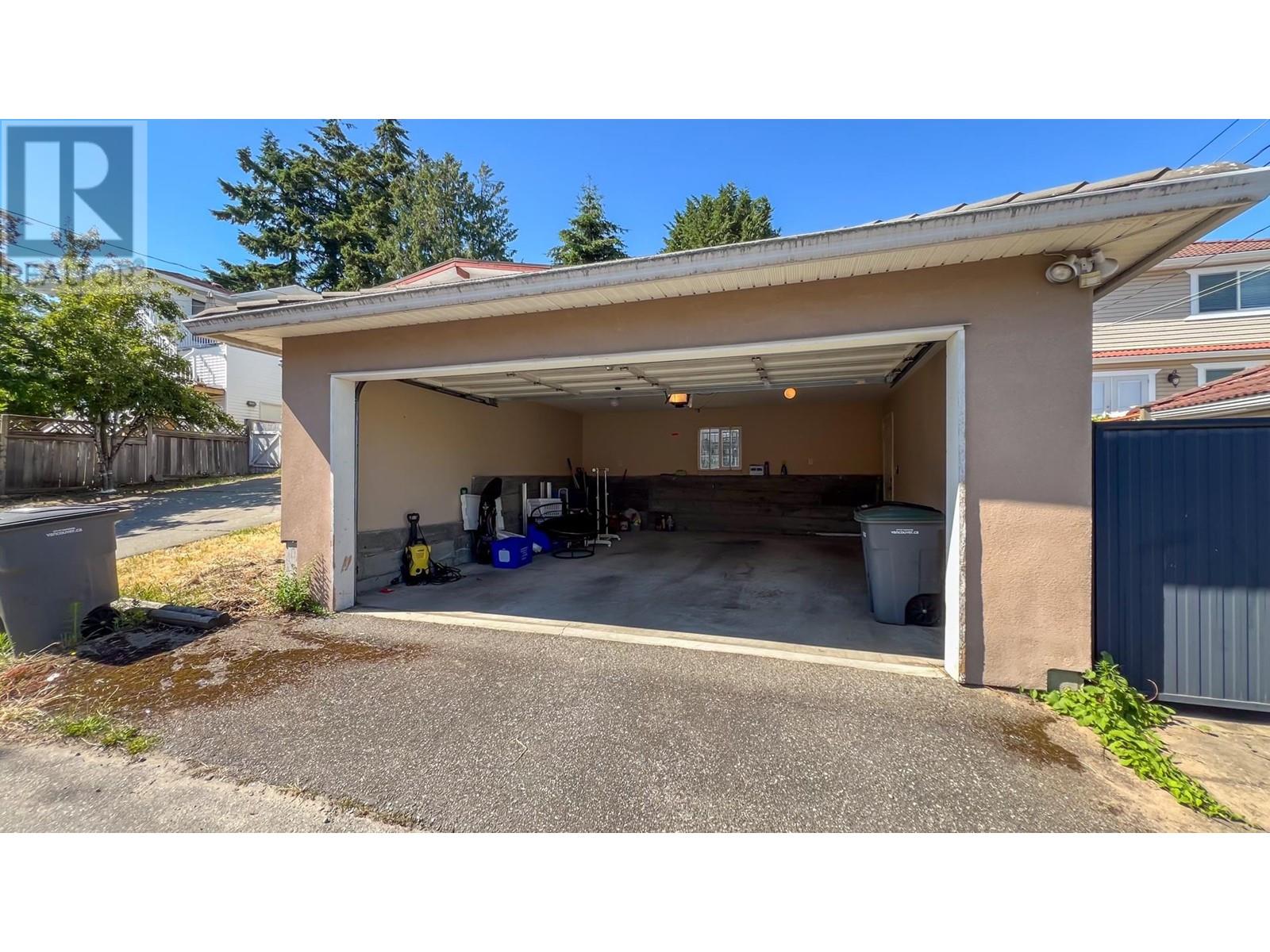 Listing Picture 35 of 39 : 260 W 63RD AVENUE, Vancouver / 溫哥華 - 魯藝地產 Yvonne Lu Group - MLS Medallion Club Member