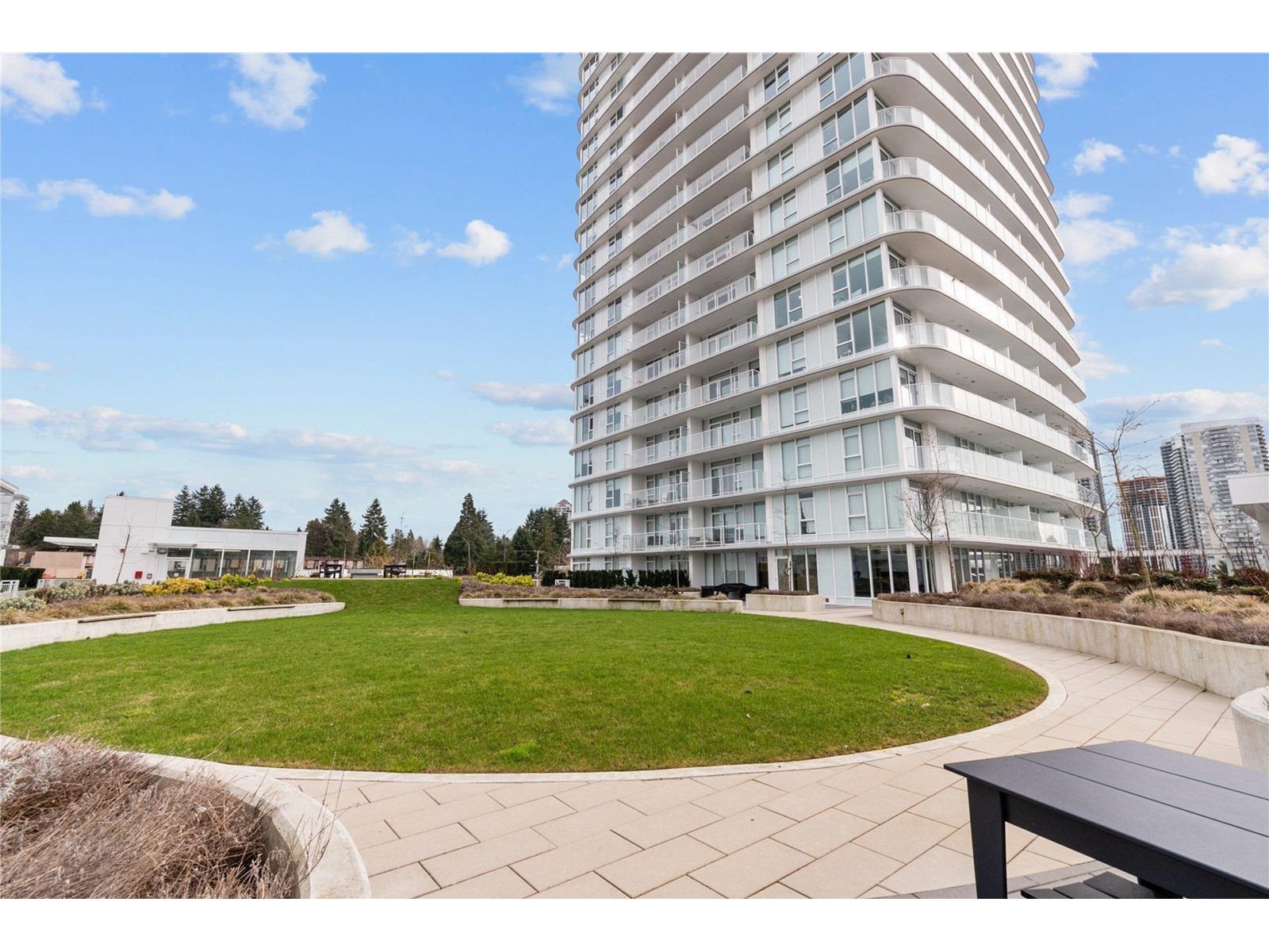 1707 13685 102 AVENUE, surrey, British Columbia