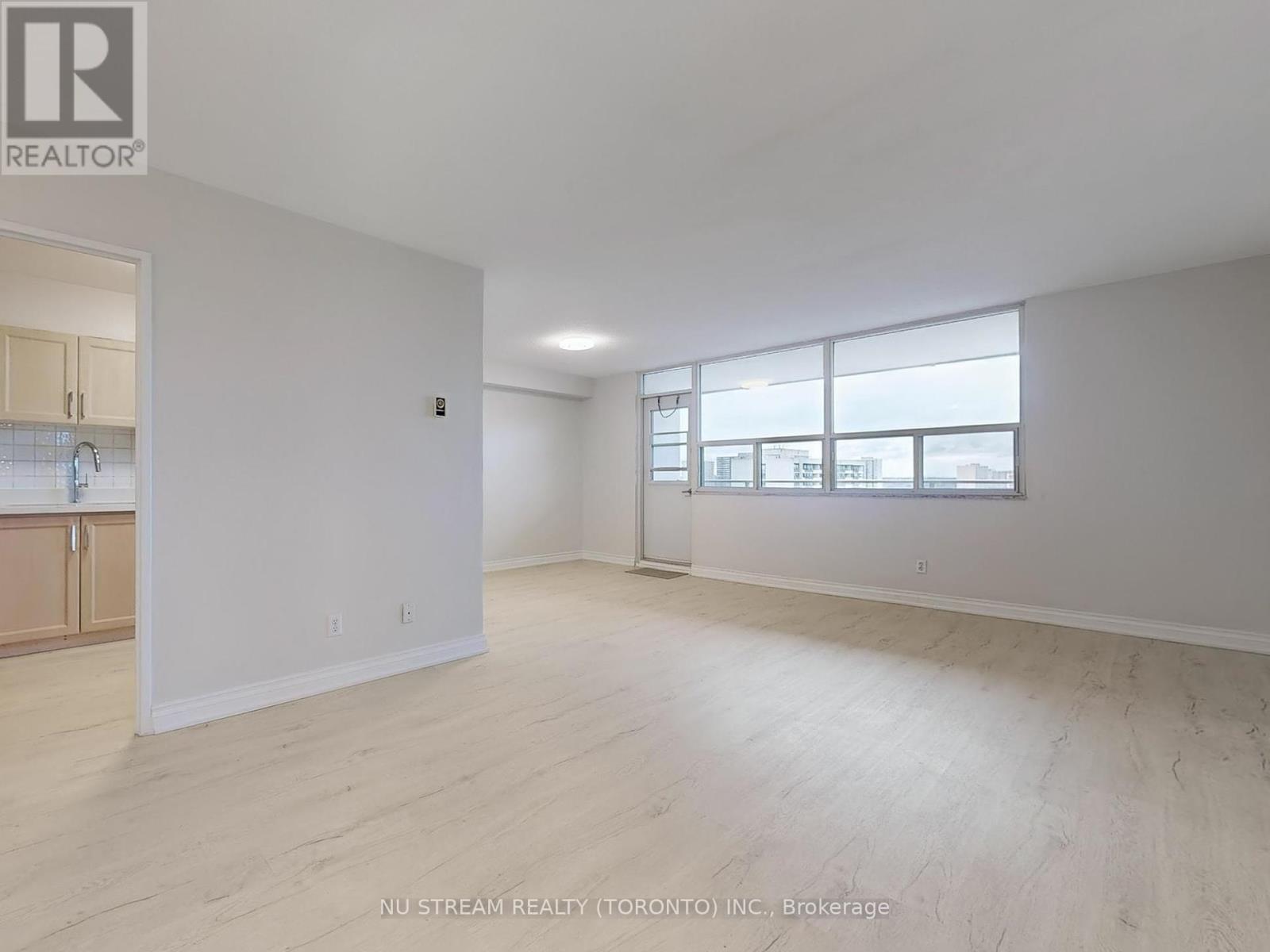 1211 - 2550 Pharmacy Avenue, Toronto, Ontario  M1W 1H9 - Photo 4 - E12039444