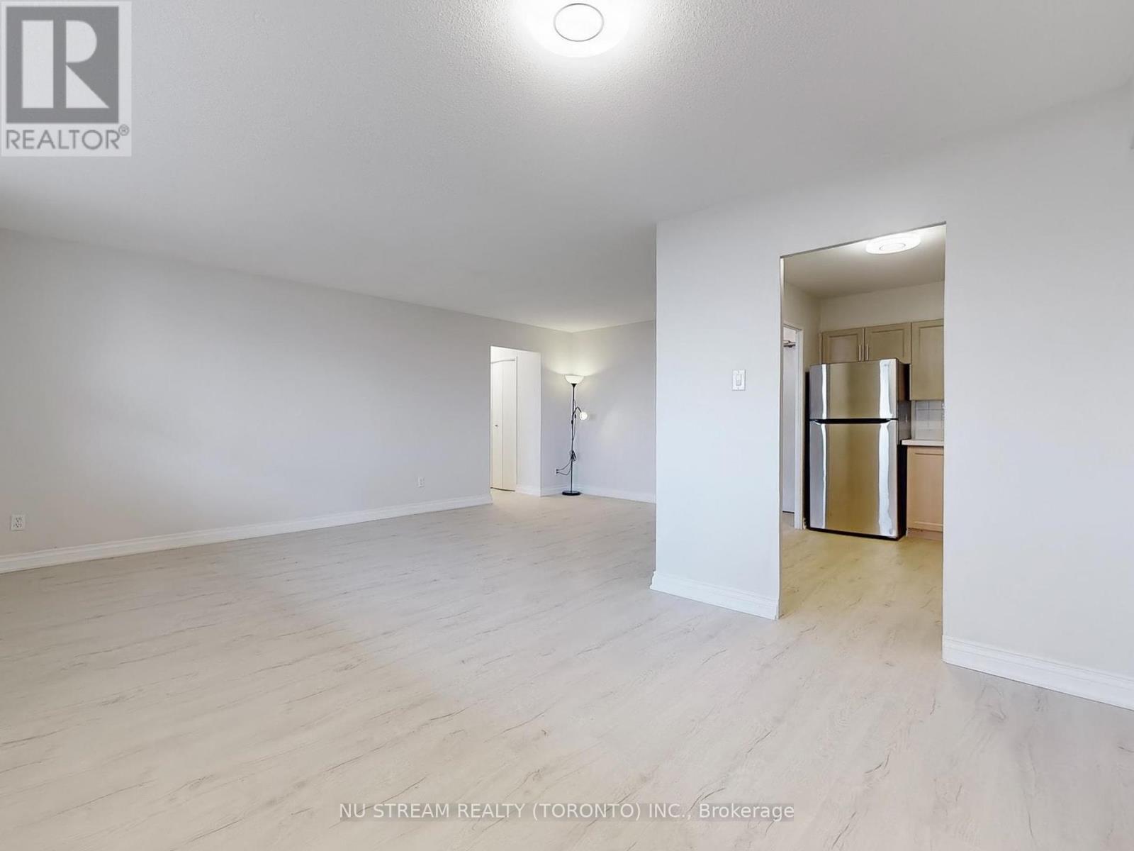 1211 - 2550 Pharmacy Avenue, Toronto, Ontario  M1W 1H9 - Photo 5 - E12039444