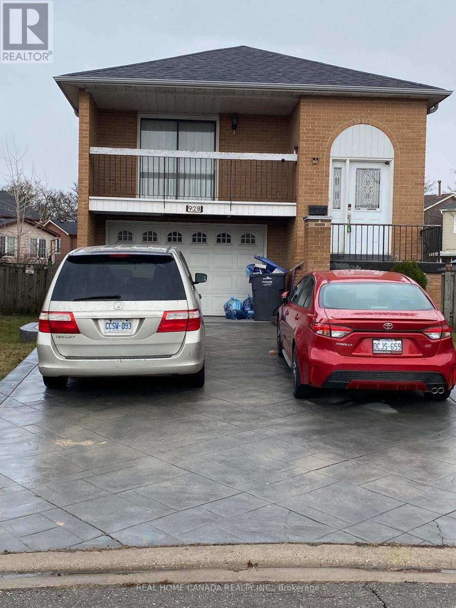 928 KNOLLWOOD COURT, Mississauga, Ontario