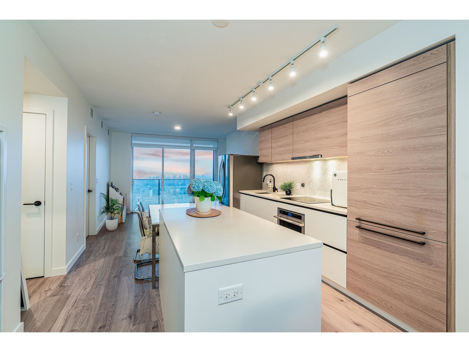 Property at 2501 13428 105 AVENUE image 5