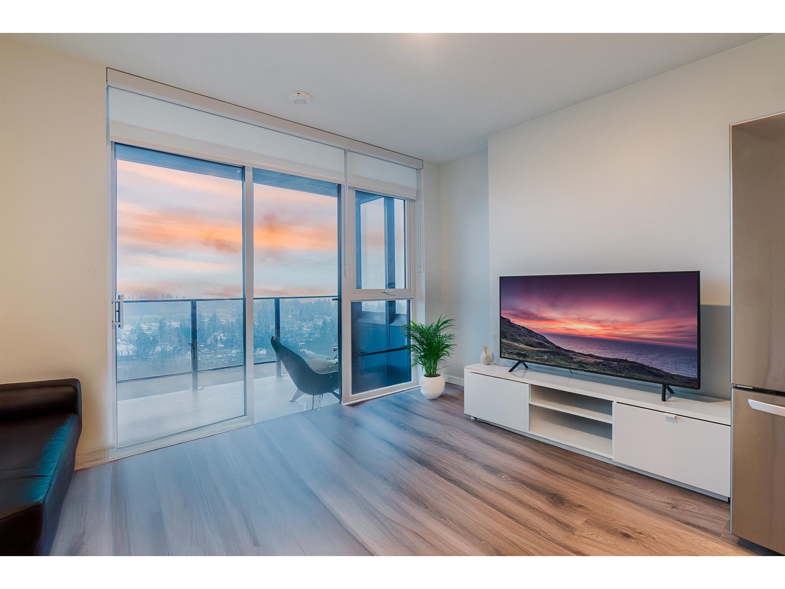 Property at 2501 13428 105 AVENUE image 3