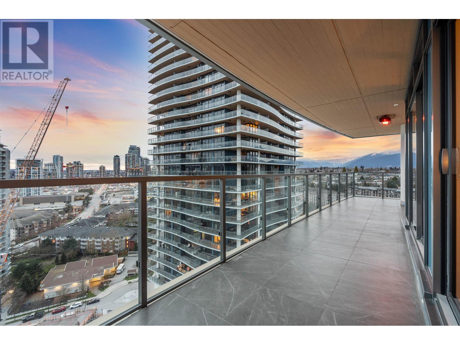Listing Picture 3 of 36 : 1304 4890 LOUGHEED HIGHWAY, Burnaby / 本拿比 - 魯藝地產 Yvonne Lu Group - MLS Medallion Club Member