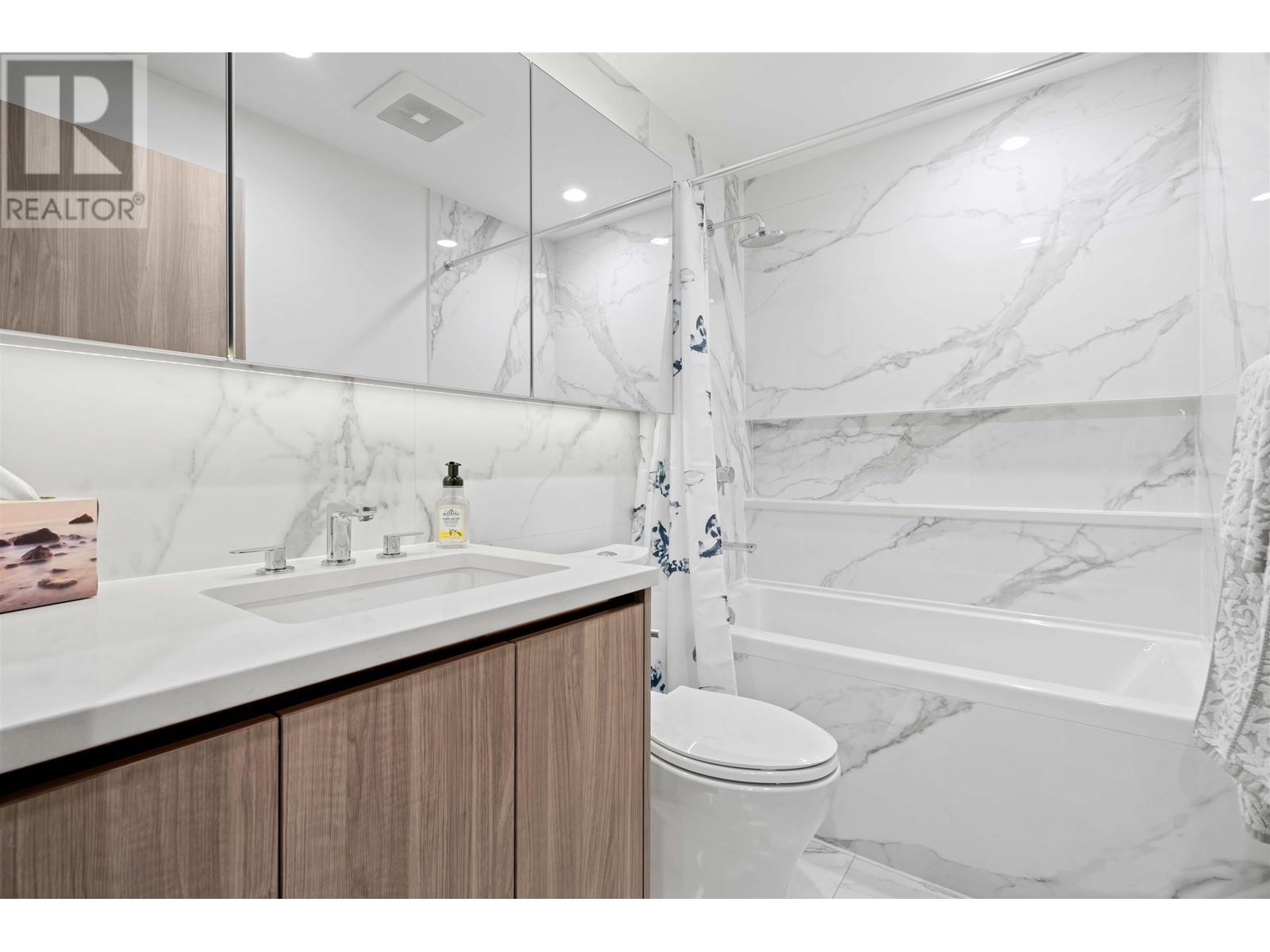 Listing Picture 17 of 36 : 1304 4890 LOUGHEED HIGHWAY, Burnaby / 本拿比 - 魯藝地產 Yvonne Lu Group - MLS Medallion Club Member