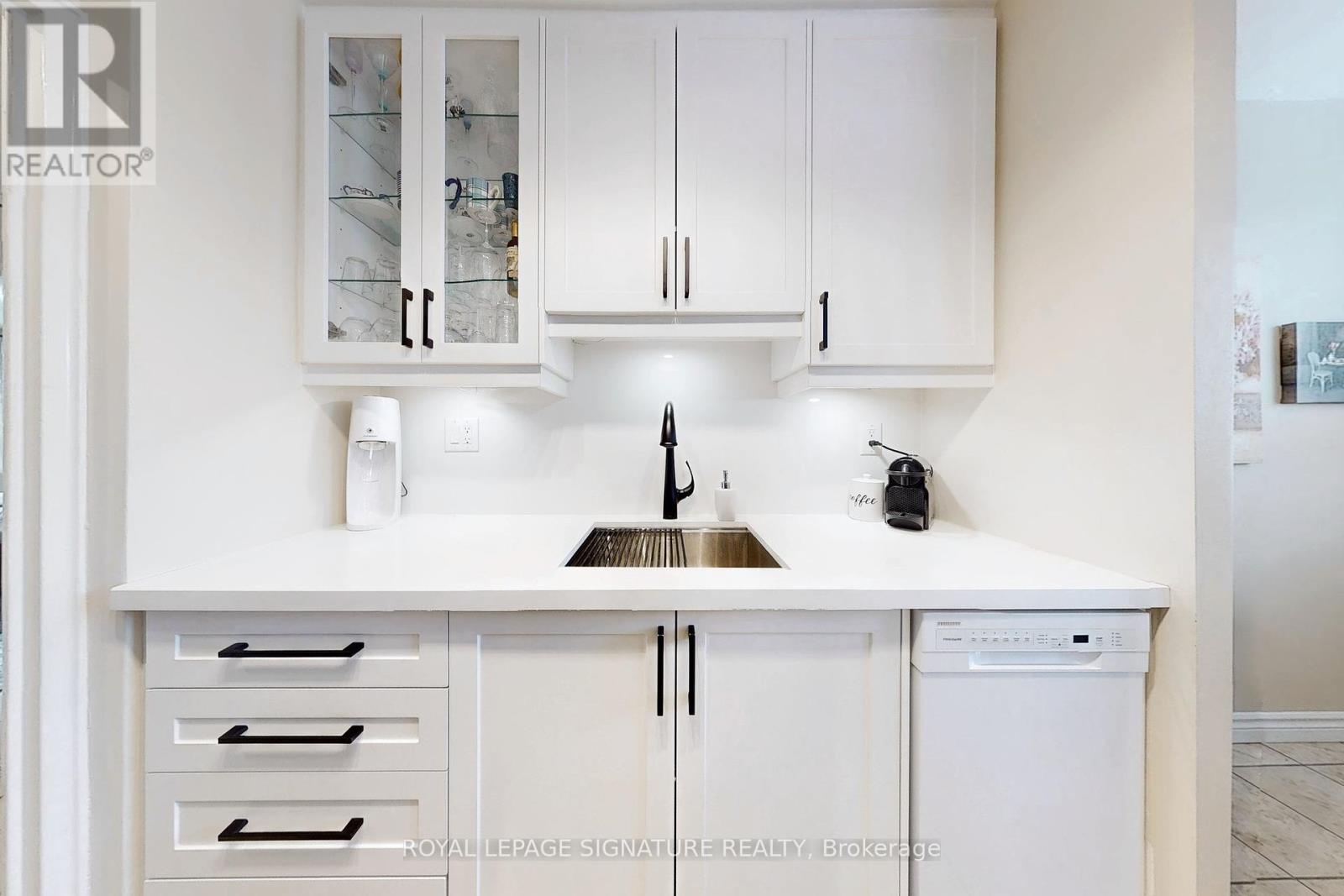 205 - 219 Wilson Avenue, Toronto (Bedford Park-Nortown), Ontario  M5M 3B2 - Photo 10 - C12039485