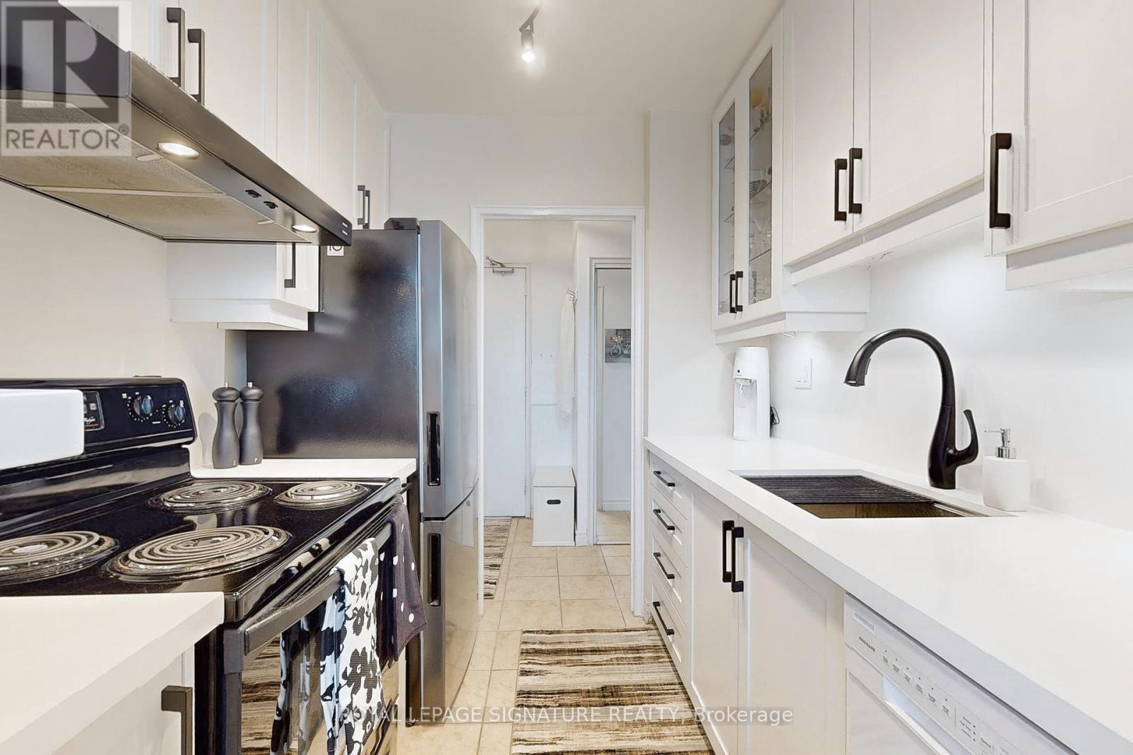 205 - 219 Wilson Avenue, Toronto (Bedford Park-Nortown), Ontario  M5M 3B2 - Photo 7 - C12039485
