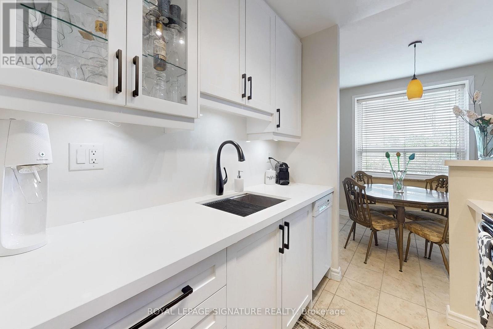 205 - 219 Wilson Avenue, Toronto (Bedford Park-Nortown), Ontario  M5M 3B2 - Photo 8 - C12039485