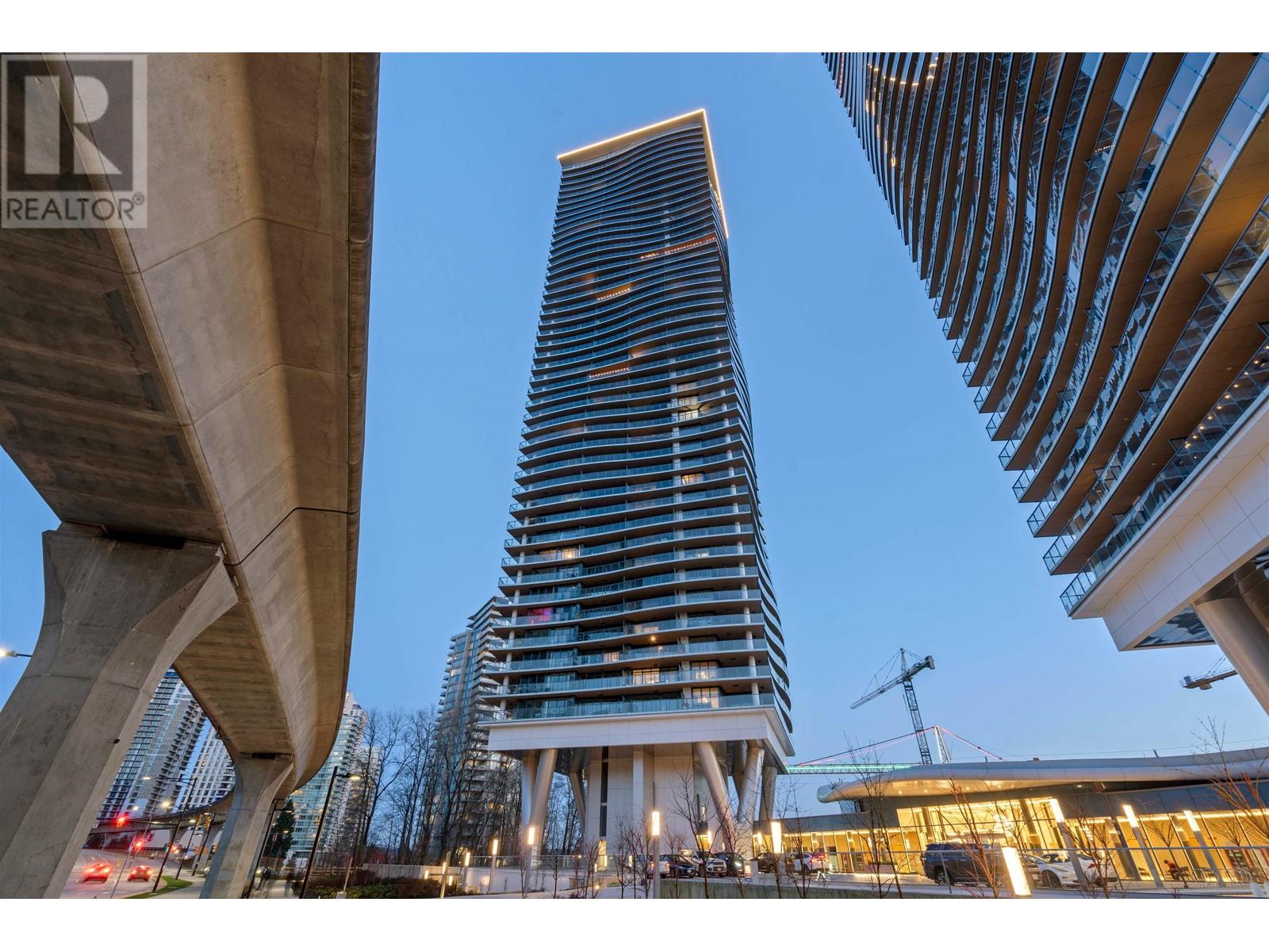 Listing Picture 4 of 36 : 1304 4890 LOUGHEED HIGHWAY, Burnaby / 本拿比 - 魯藝地產 Yvonne Lu Group - MLS Medallion Club Member