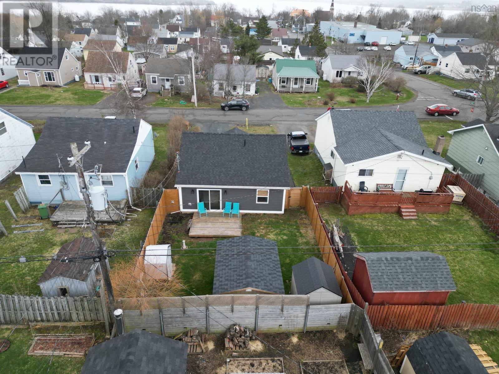 80 Elm Street, Pictou, Nova Scotia  B0K 1H0 - Photo 3 - 202503245