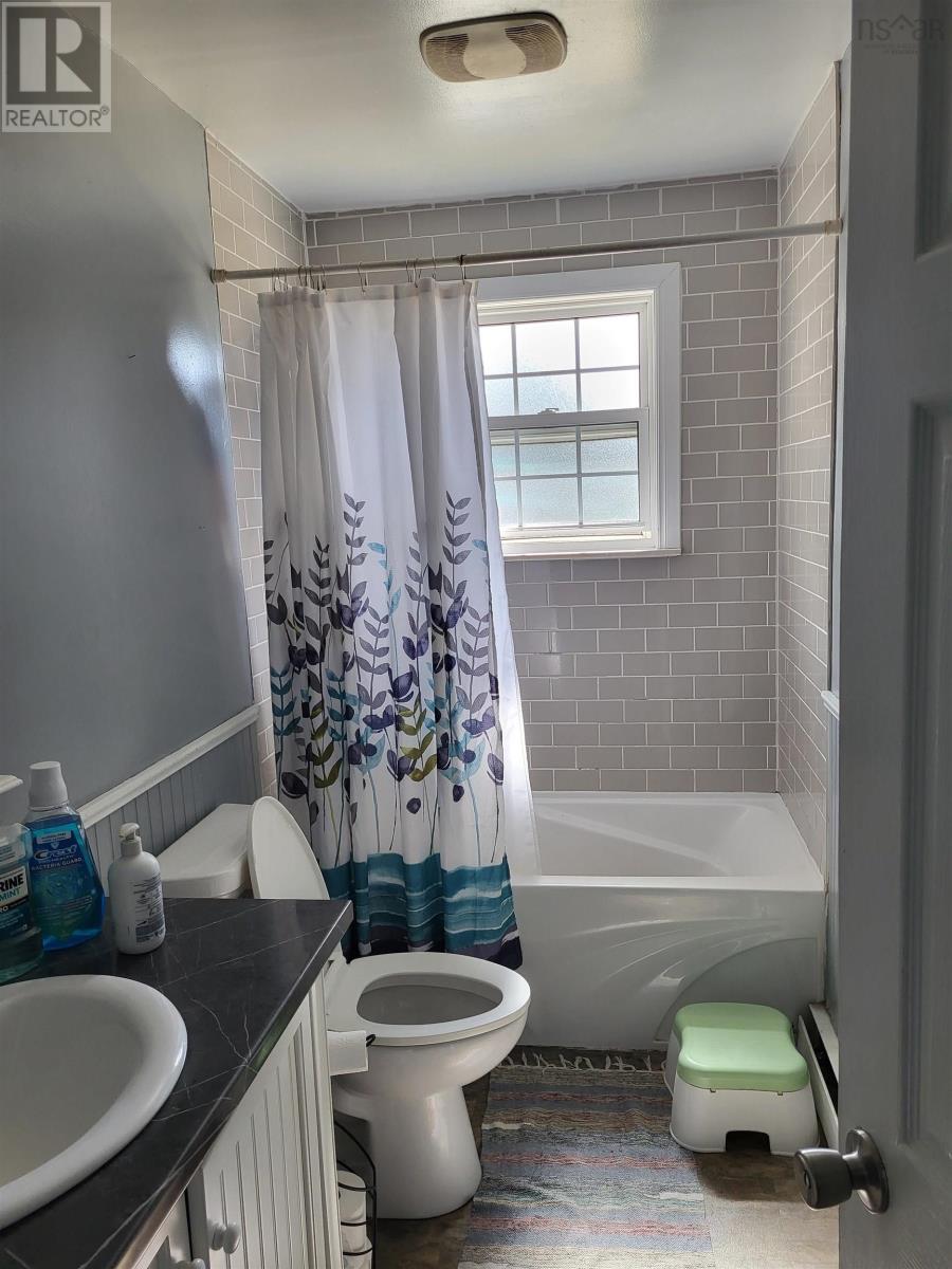 1082 College Road, Valley, Nova Scotia  B6L 3H1 - Photo 8 - 202505166