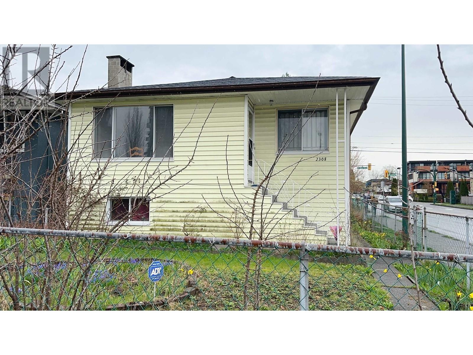 2308 E 30th Avenue, Vancouver, British Columbia  V5R 2S1 - Photo 1 - R2981352