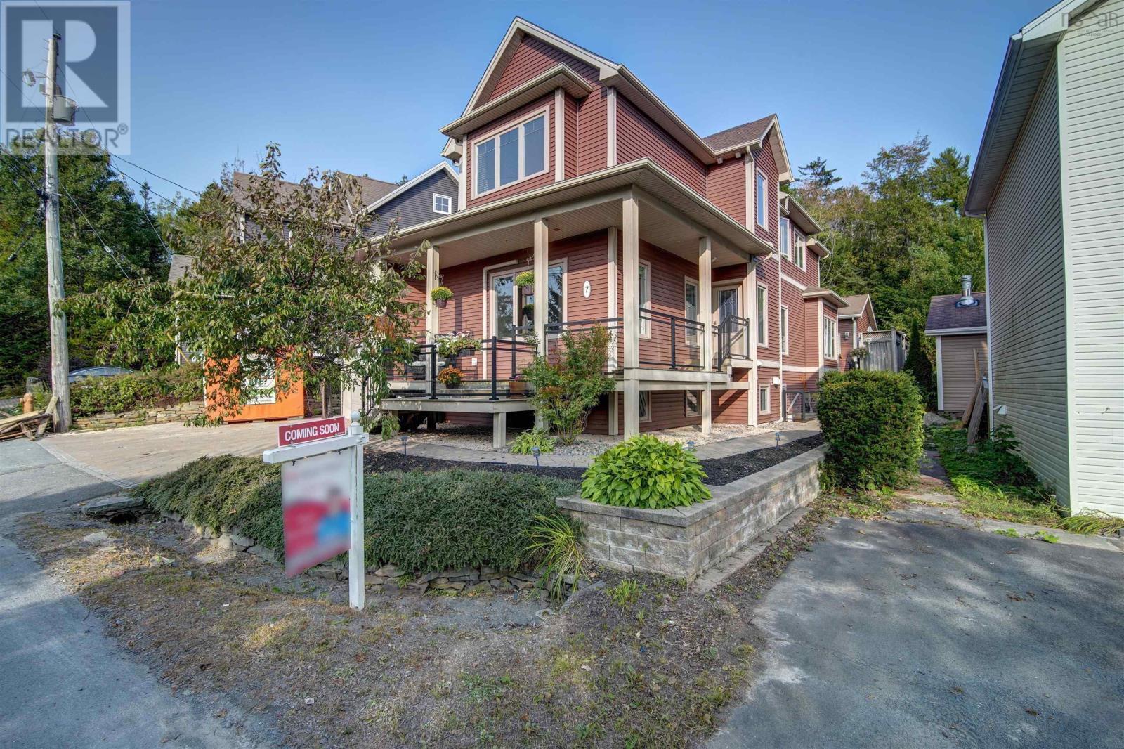 7 Smiths Road, Bedford, Nova Scotia  B4B 1B5 - Photo 1 - 202505345