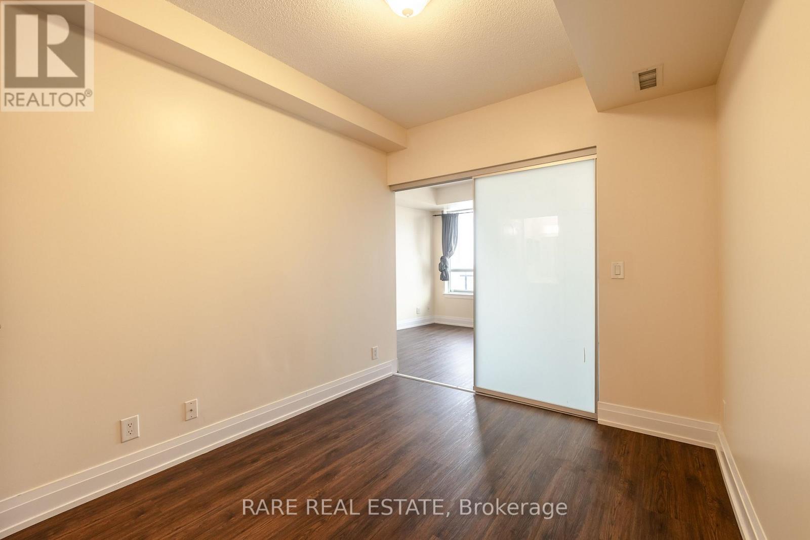 1519 - 1070 Sheppard Avenue W, Toronto, Ontario  M3J 0G8 - Photo 10 - W12039492