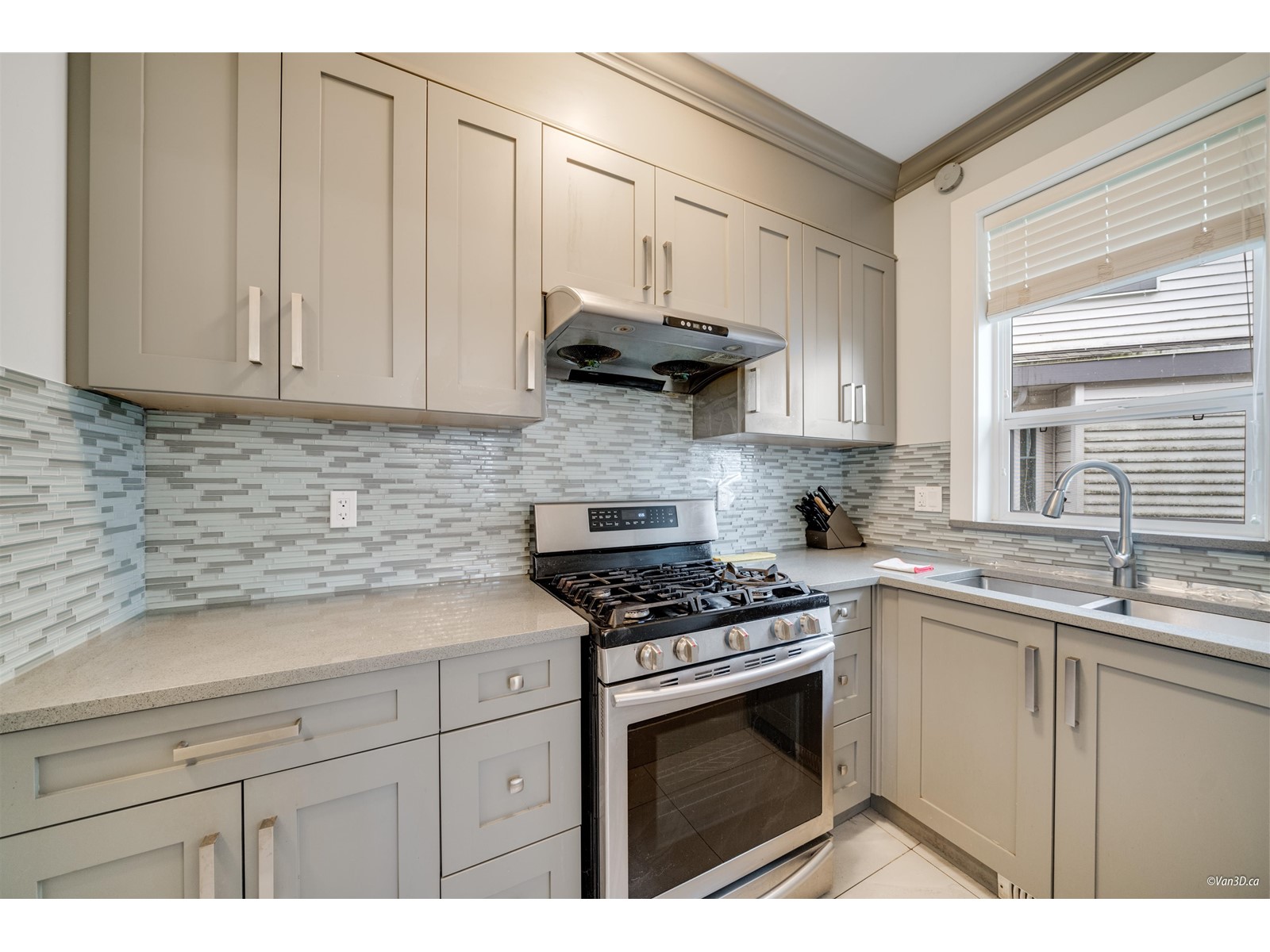 14059 Grosvenor Road, Surrey, British Columbia  V3R 5G6 - Photo 16 - R2979241