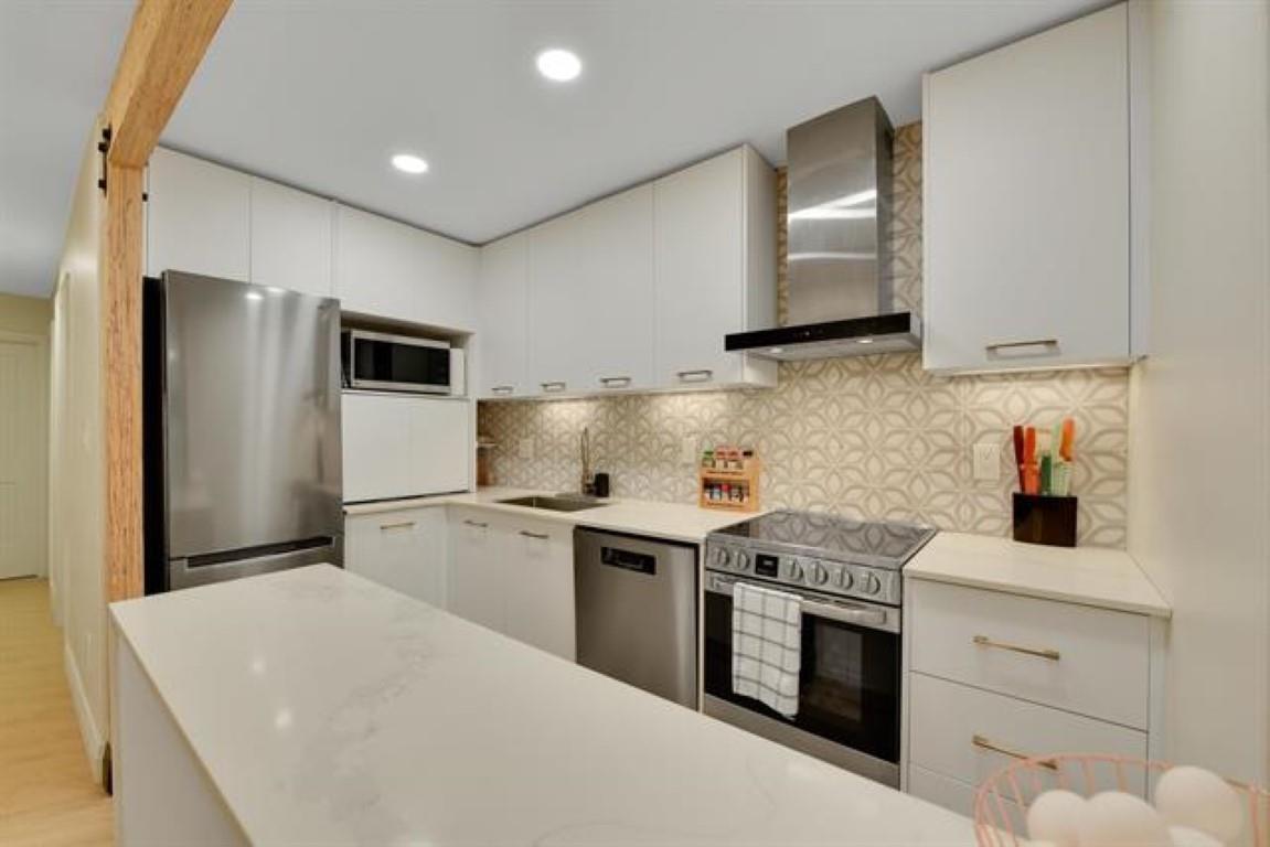 Property at 14826 HOLLY PARK LANE image 5