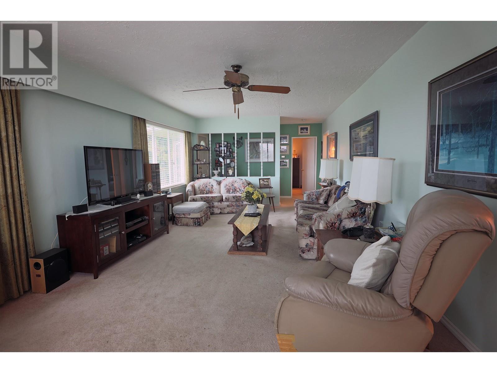 8376 Royal Oak Avenue, Burnaby, British Columbia  V5J 4L2 - Photo 3 - R2981489