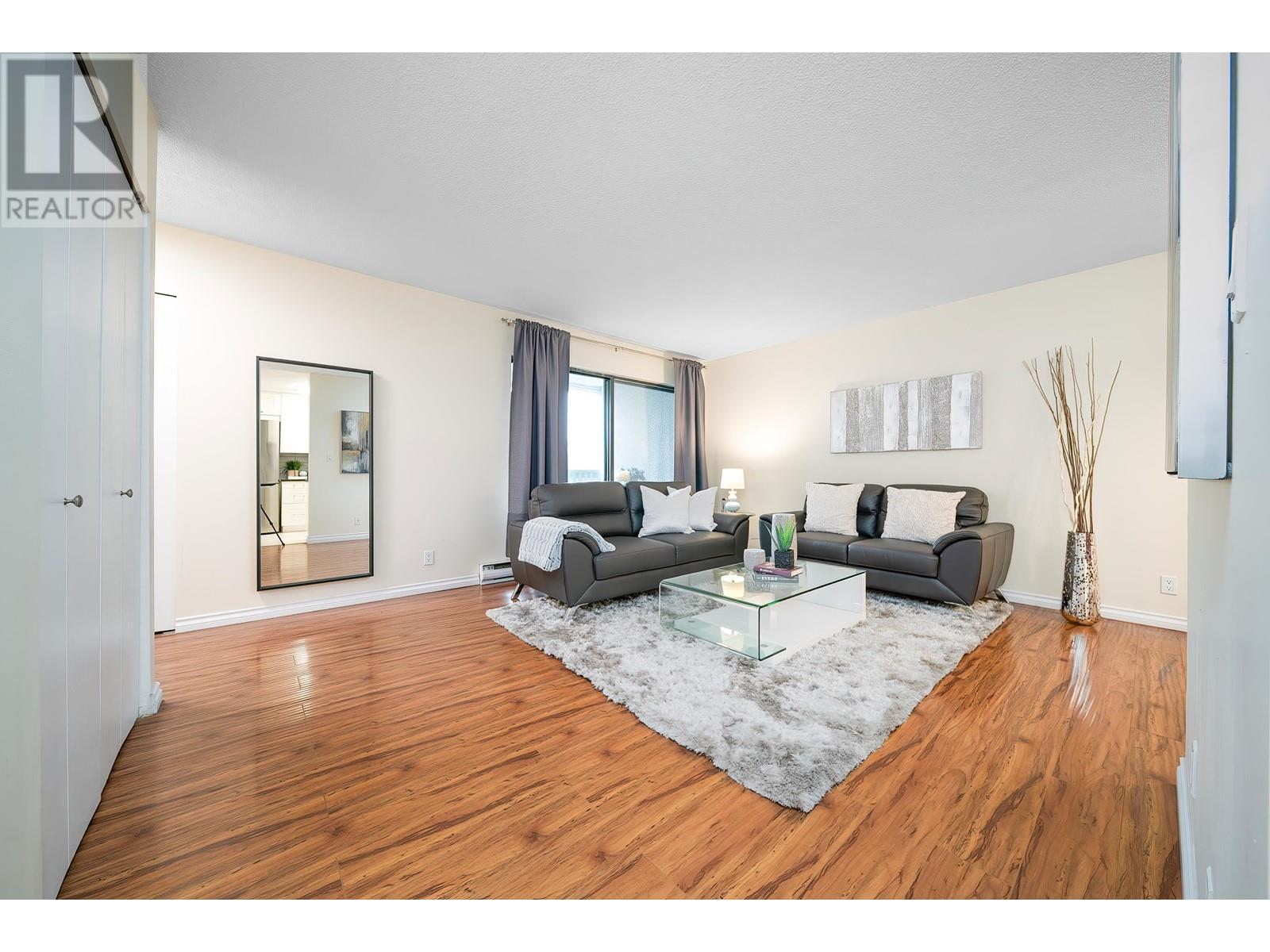 Listing Picture 6 of 18 : 212 8651 WESTMINSTER HIGHWAY, Richmond / 烈治文 - 魯藝地產 Yvonne Lu Group - MLS Medallion Club Member