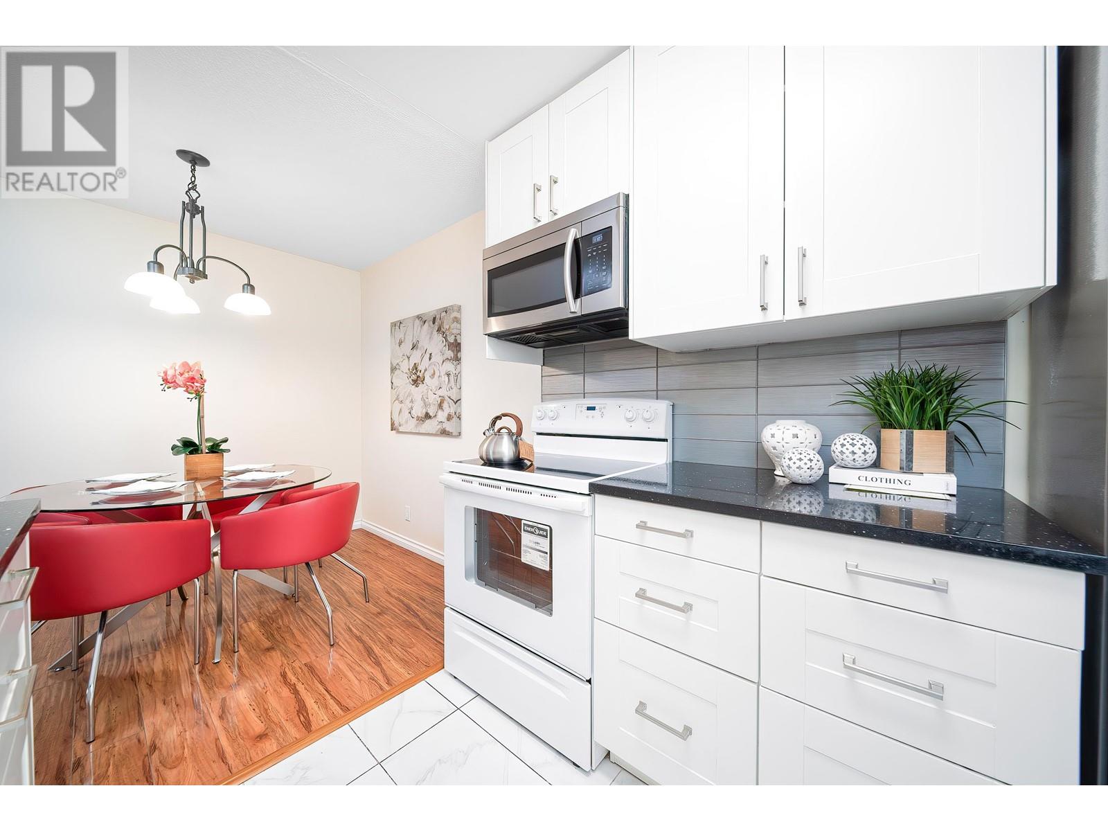 Listing Picture 10 of 18 : 212 8651 WESTMINSTER HIGHWAY, Richmond / 烈治文 - 魯藝地產 Yvonne Lu Group - MLS Medallion Club Member