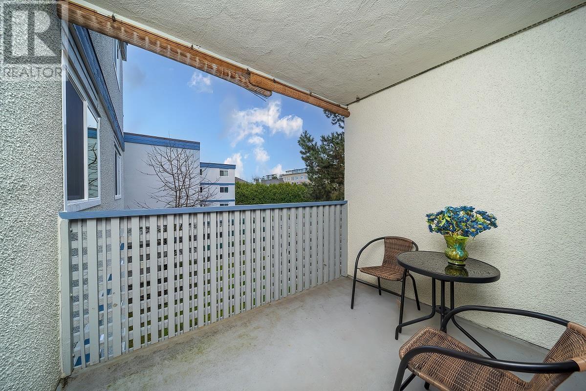 Listing Picture 15 of 18 : 212 8651 WESTMINSTER HIGHWAY, Richmond / 烈治文 - 魯藝地產 Yvonne Lu Group - MLS Medallion Club Member