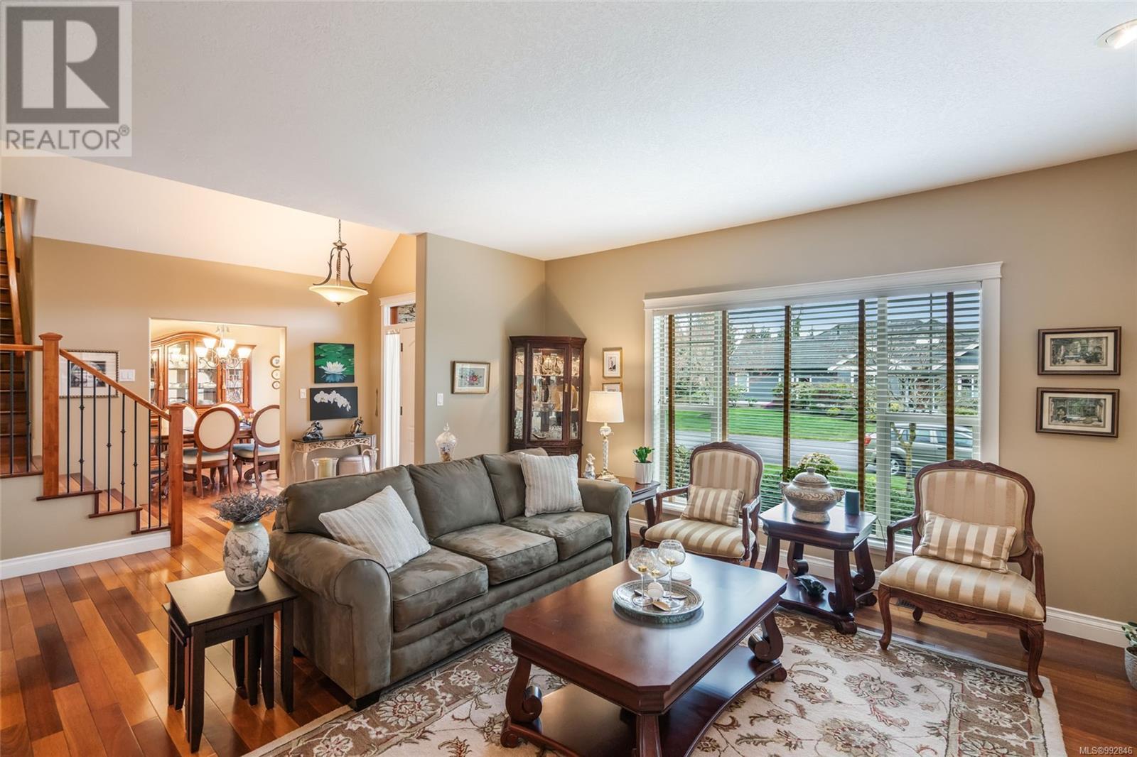 Property at 550 Falcon Crt image 2