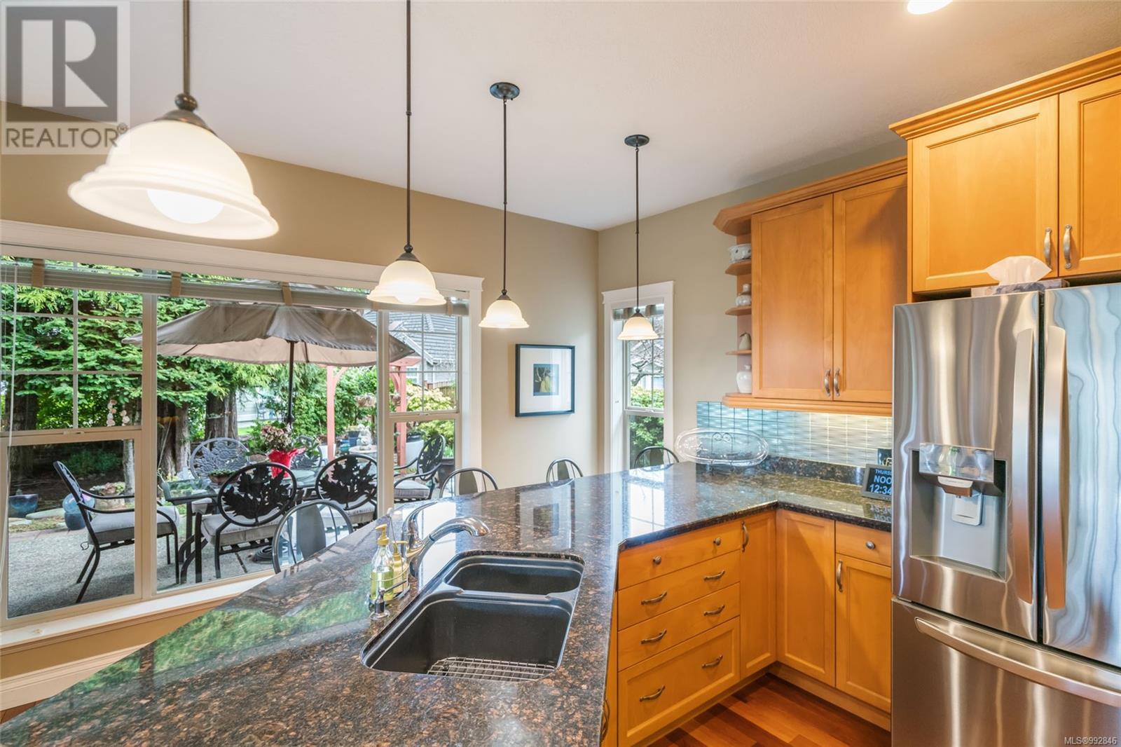 Property at 550 Falcon Crt image 5