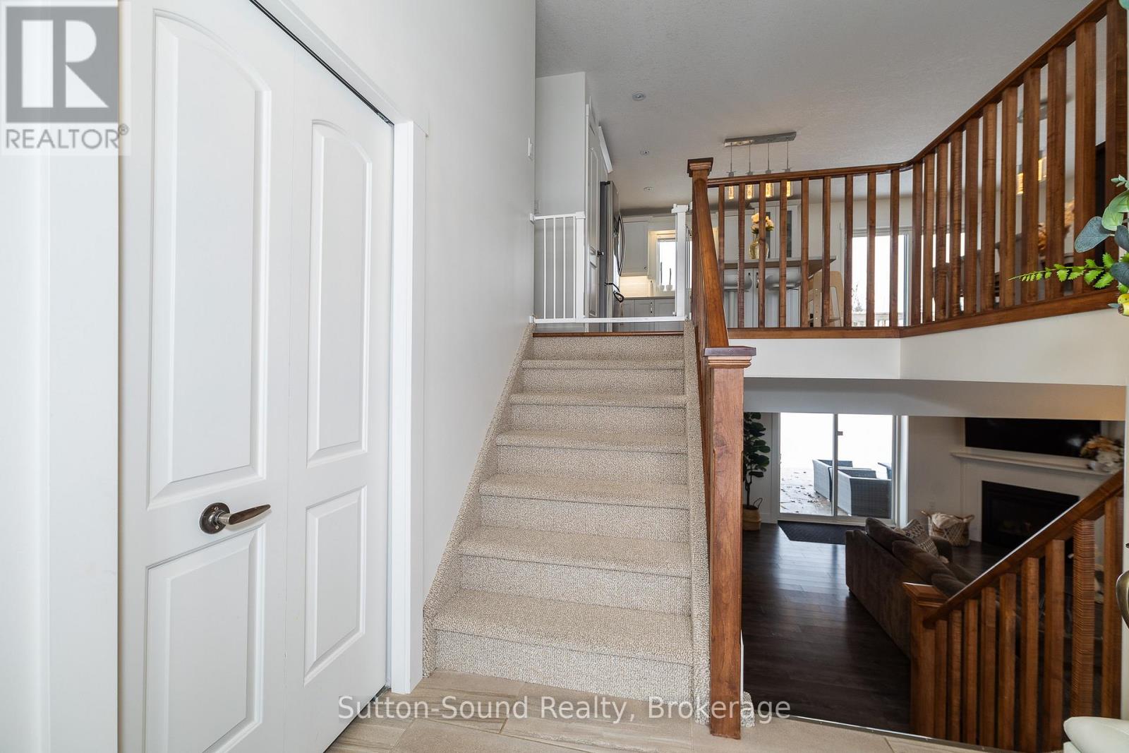 111 Donway Drive, Chatsworth, Ontario  N0H 1G0 - Photo 5 - X12039547
