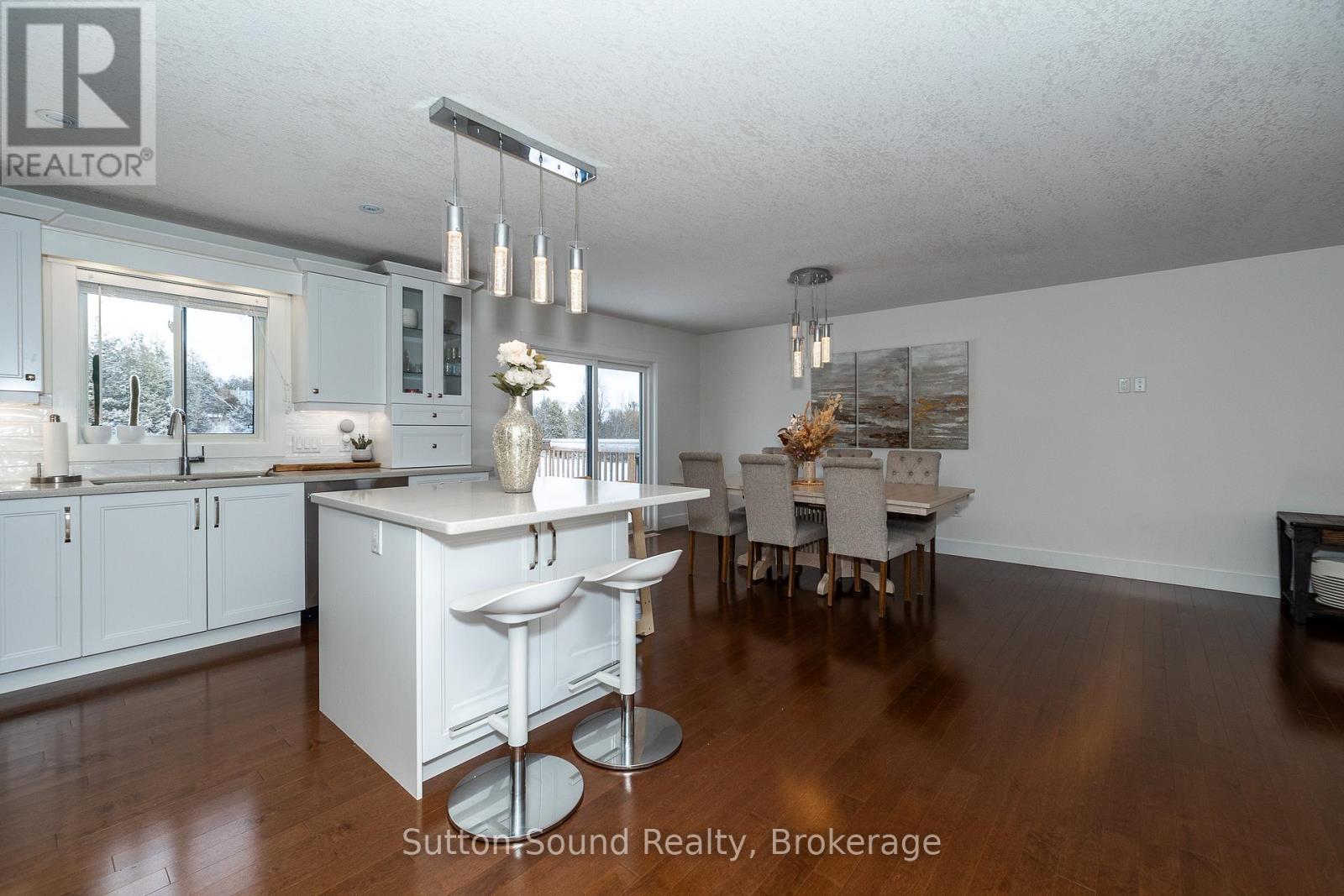 111 Donway Drive, Chatsworth, Ontario  N0H 1G0 - Photo 8 - X12039547