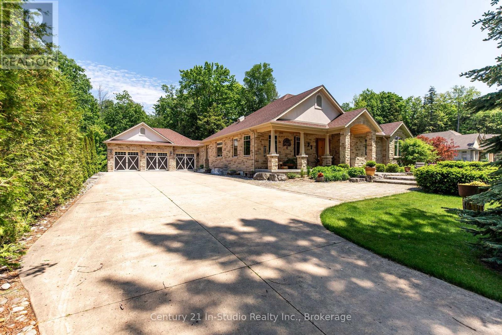 27 Carter Drive, Saugeen Shores, Ontario  N0H 2C6 - Photo 1 - X12039550