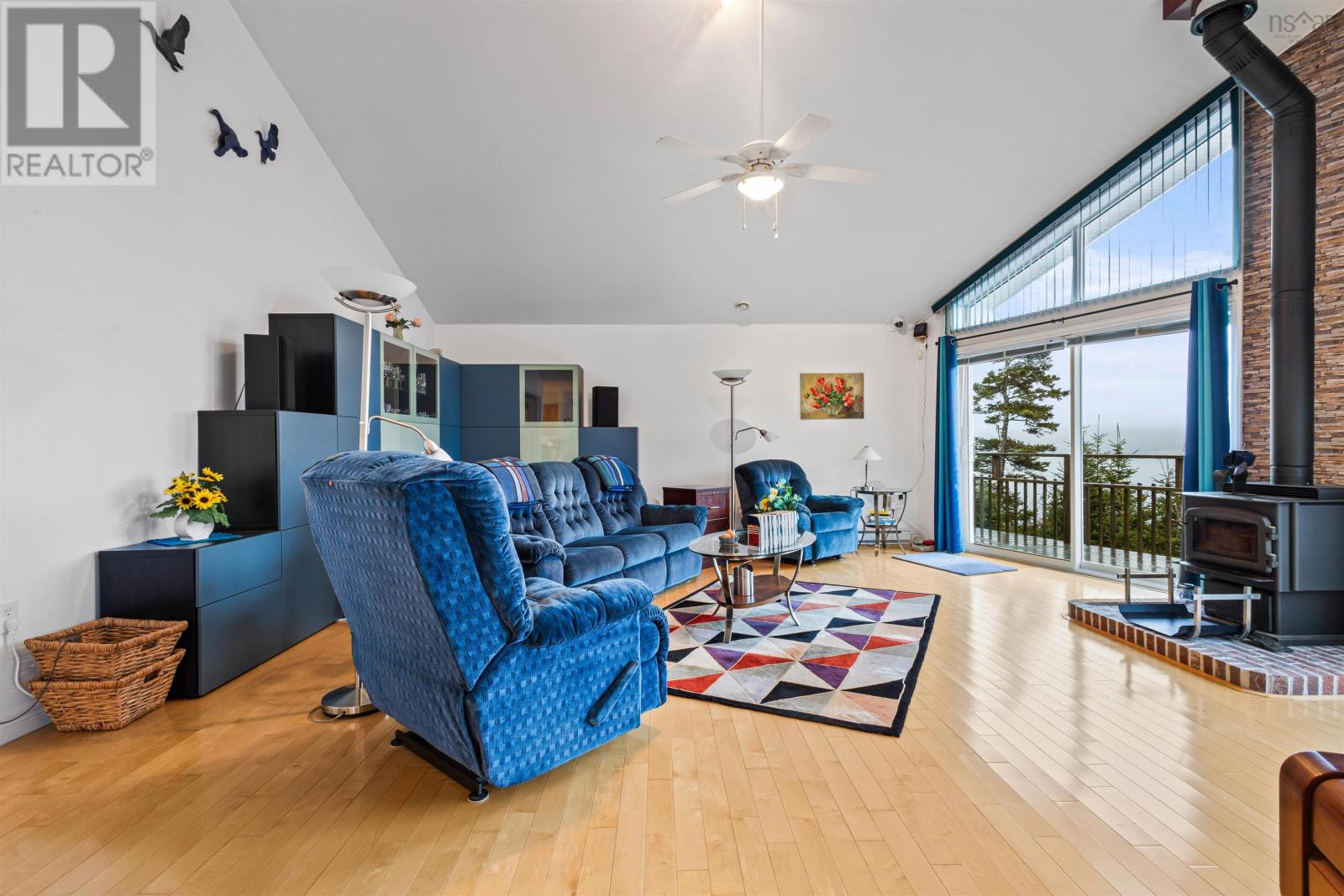 Property at 821 Shad Point Parkway image 2