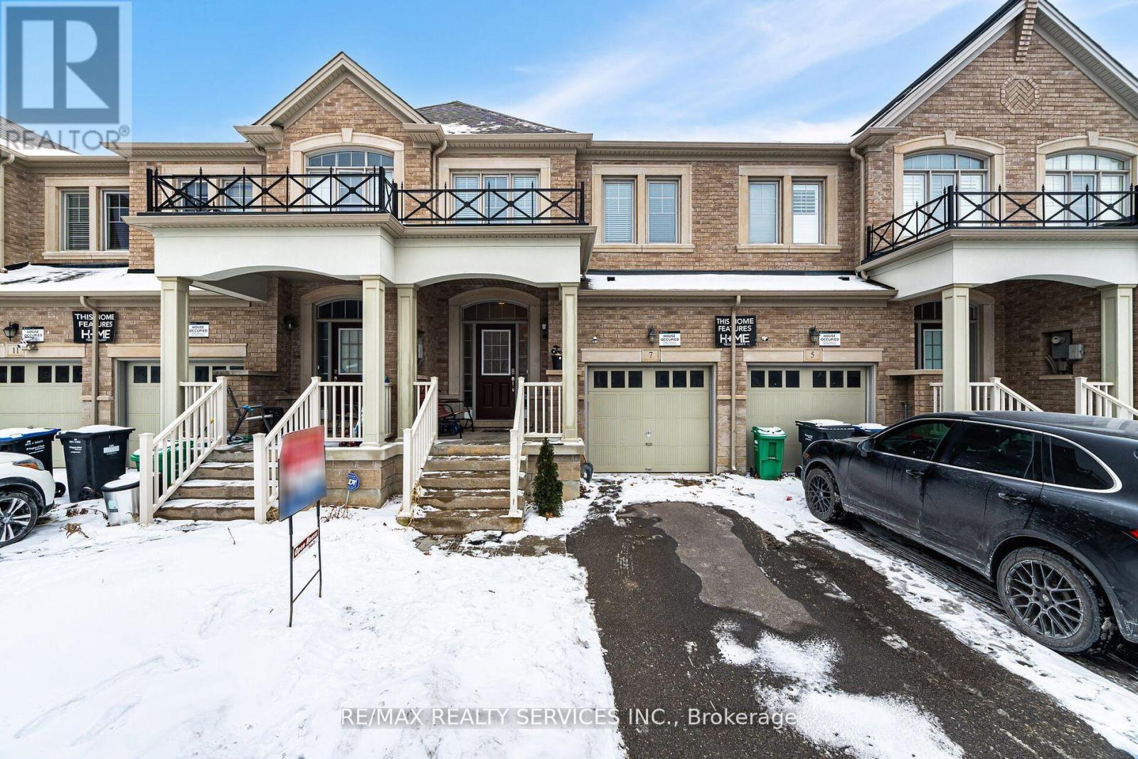 Property at 7 LADY EVELYN CRESCENT image 2