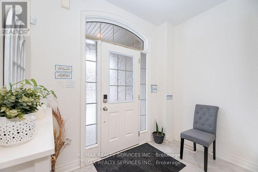 Property at 7 LADY EVELYN CRESCENT image 5